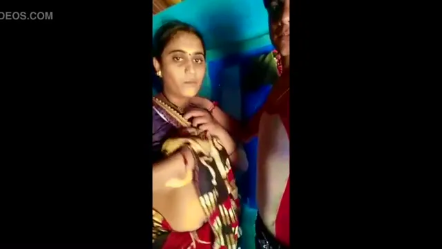 भाभी ने ब्लाउज उठाकर देवर को अपने बड़े दूध पिलाए हिंदी बीएफ वीडियो — screenshot 5