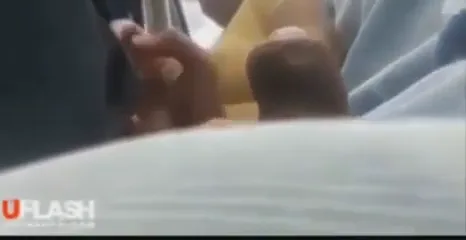 चलती बस में औरत ने अनजान यात्री का लंड हिलाया देसी MMS — screenshot 9