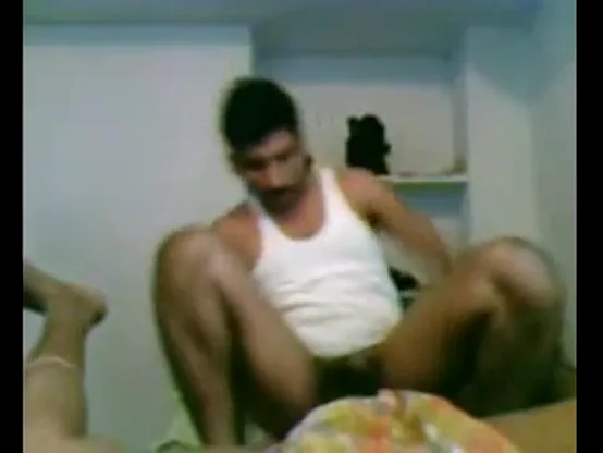 इंडियन हसबंड ने बीवी की चूत में लंड डालकर देसी चुदाई की — screenshot 10