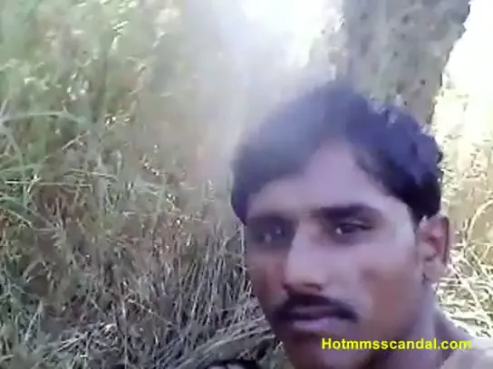 खेत में देहाती पति पत्नी की जोरदार चूत चुदाई और गांड मारने वाला गांव का सेक्स MMS — screenshot 5