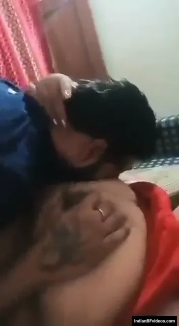 पंजाबी भाभी के बड़े गुब्बारों को दबाने और चूत चोदने का मजा हिंदी बीएफ — screenshot 5