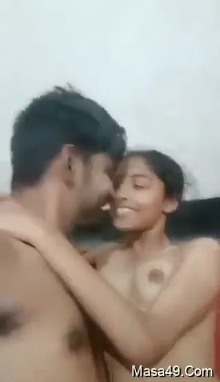 बॉयफ्रेंड ने दिखाई अपनी गर्लफ्रेंड की खूब चुदी हुई काली बुर की देसी चूत चुदाई वीडियो — screenshot 1