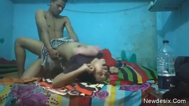 अतिउत्तेजित भाभी देवर से जोरदार चुदवाते हुए देसी भाभी चुदाई वीडियो — screenshot 6