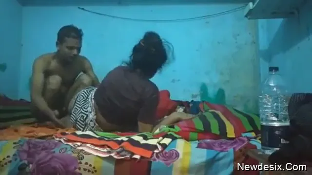 अतिउत्तेजित भाभी देवर से जोरदार चुदवाते हुए देसी भाभी चुदाई वीडियो — screenshot 10