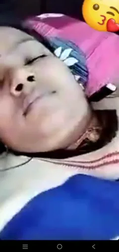 देसी विलेज लेडी ऑनलाइन कॉल में काली चूत दिखाती MMS ब्लू फिल्म — screenshot 6