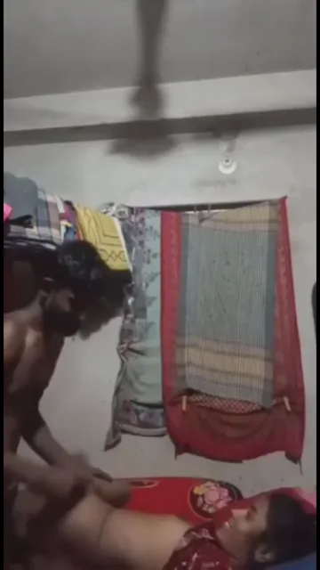 देसी कपल की घरेलू देहाती चुदाई हिंदी बीएफ MMS ब्लू फिल्म गांव की सेक्स वीडियो — screenshot 4