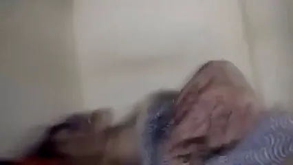 देसी प्रेमिका को उल्टा करके जोरदार चूत चुदाई करते बॉयफ्रेंड का हिंदी बीएफ सेक्स — screenshot 2