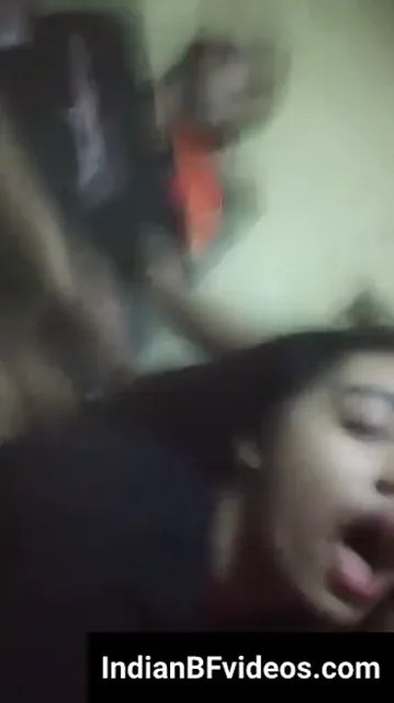 बंगाली इन्फ्लुएंसर की डोगी स्टाइल में जबरदस्त चुदाई बंगाली ब्लू फिल्म — screenshot 2