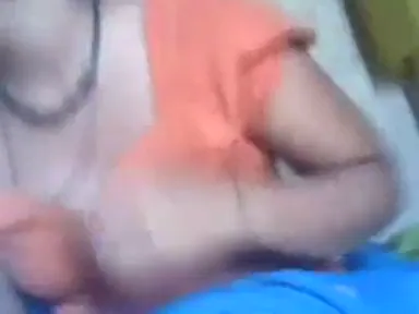 देहाती लड़की ने डॉक्टर पर प्यार का जादू चलाकर चूत चुदाई की देसी वीडियो — screenshot 2