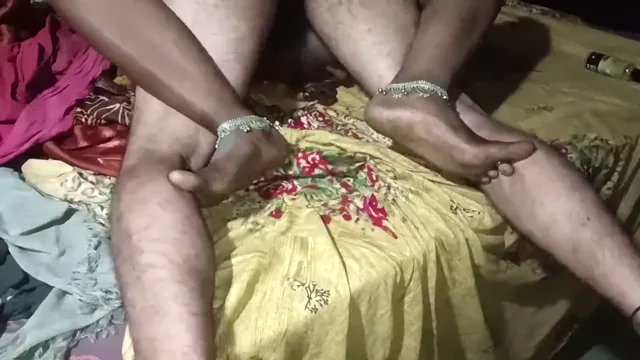 देहाती पति पत्नी ने घर में जबरदस्त चूत चुदाई करवाई गांव की क्लिप — screenshot 10
