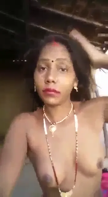 गाँव की आदिवासी भाभी की चूत वाली देसी सेल्फी MMS वीडियो — screenshot 10
