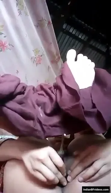 गांड में बैंगन डालती सभ्य बहनजी लड़की की देहाती गांड चुदाई MMS वीडियो — screenshot 5