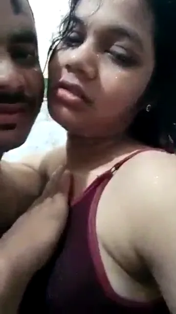 जीजा साली का शावर में भीगे बदन हॉट किसिंग और रोमांस ब्लू फिल्म — screenshot 1